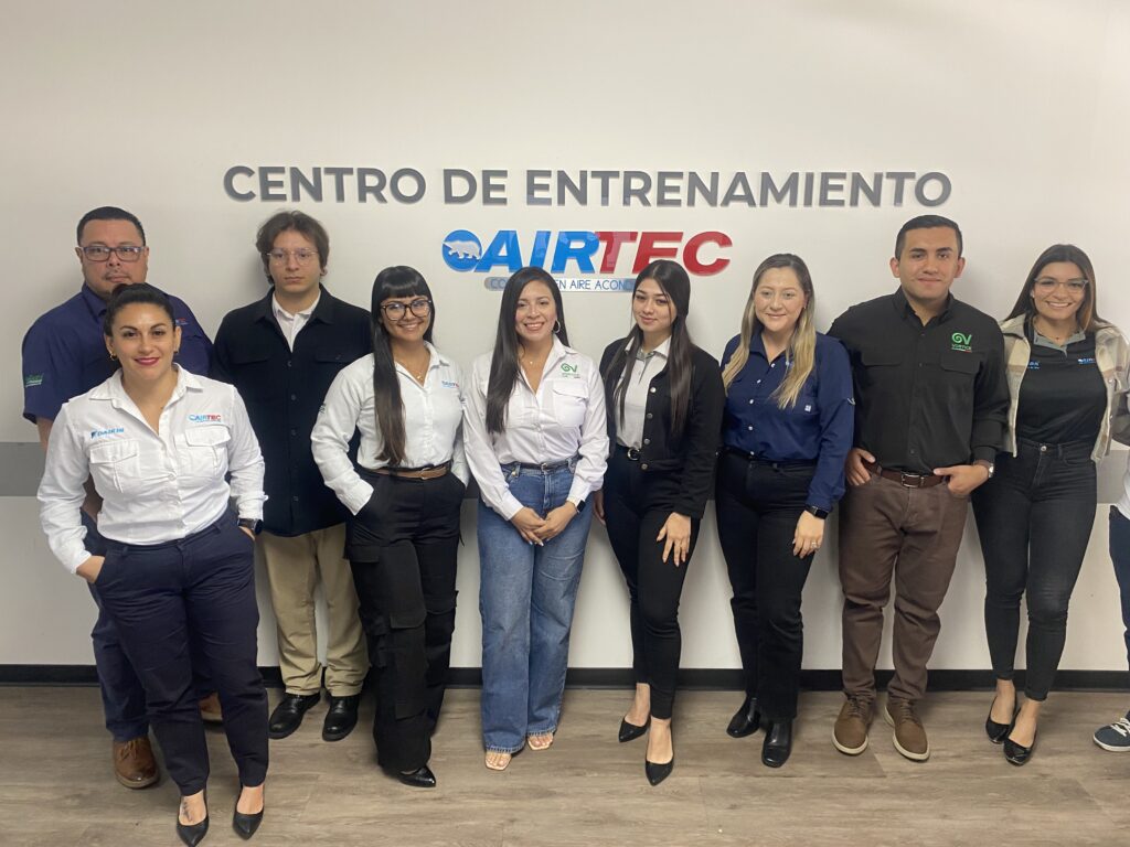 Szkolenie techniczne wzmacnia wiedzę zespołu handlowego AirTec Kostaryka